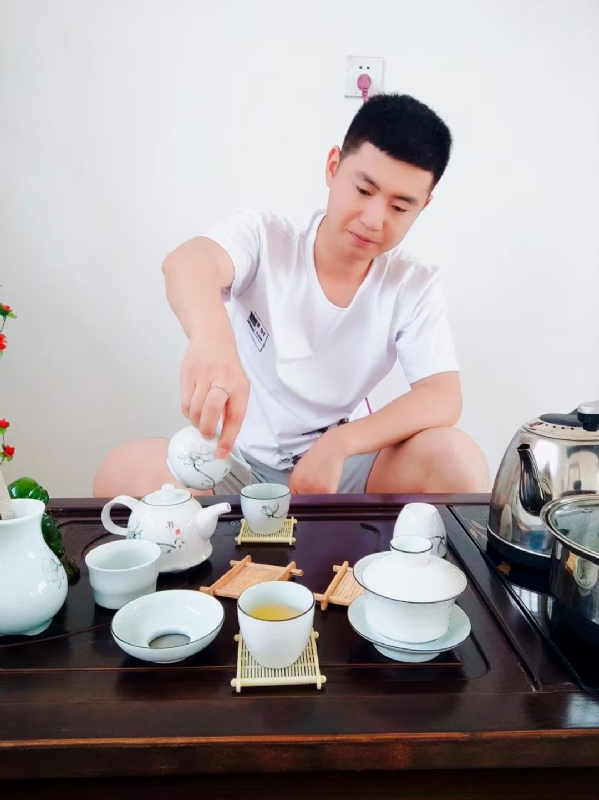 日月的第三张照片--安阳相亲服务中心