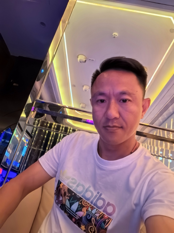 辞岸的第二张照片--安阳相亲服务中心