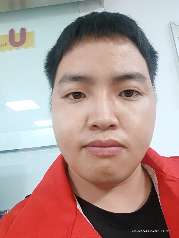 匆忙的第二张照片--安阳相亲服务中心