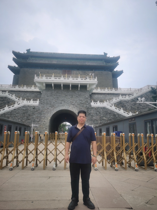 伟哥的第一张照片--安阳相亲服务中心