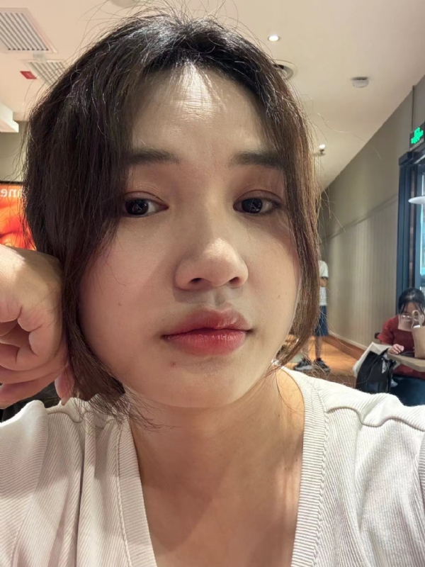 粉墨的第一张照片--安阳相亲服务中心